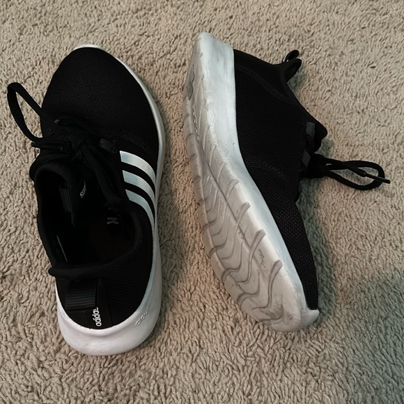Black adidas shoes - Picture 6 of 7